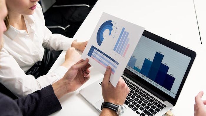 Tantangan Kebijakan Moneter: Faktor Ekonomi, Inflasi, Nilai Tukar, Likuiditas Pasar Uang, Suku Bunga, Peran Bank Sentral, Dampak terhadap Pertumbuhan Ekonomi, dan Strategi Menghadapi Tantangan Kebijakan Moneter