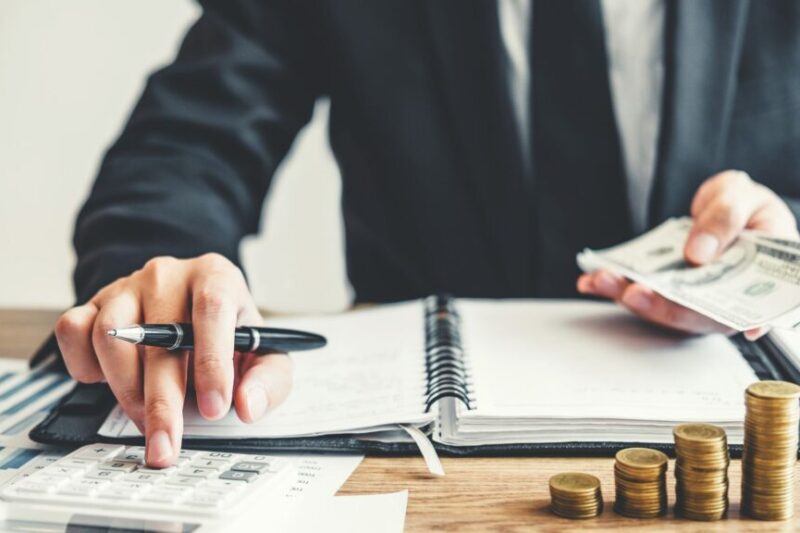 Cash Flow dalam Akuntansi Keuangan: Panduan Lengkap Memahami Arus Kas, Fungsi, dan Peranannya dalam Laporan Keuangan untuk Menjaga Likuiditas, Mengelola Pengeluaran, Memantau Investasi, dan Mendukung Pengambilan Keputusan Finansial yang Tepat