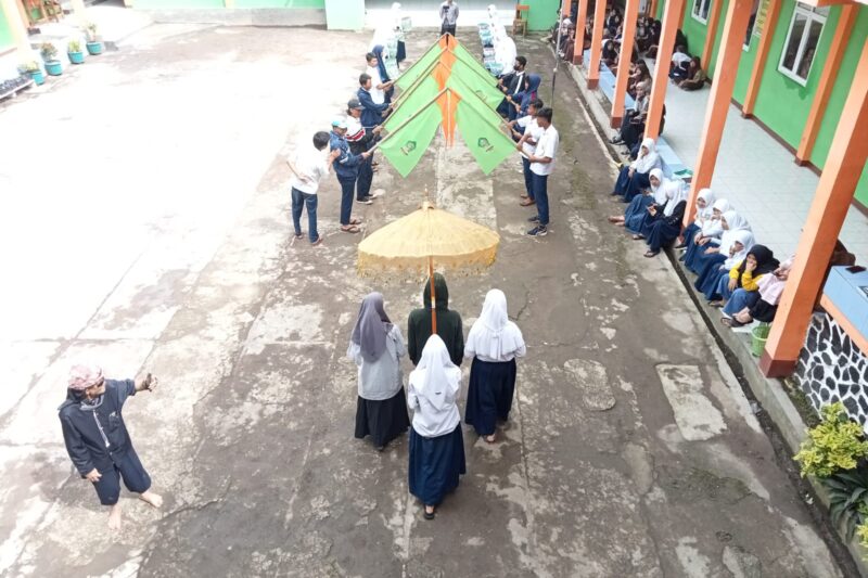 Upacara Adat Perpisahan Sekolah: Jenis, Makna, dan Tata Cara Pelaksanaan Ritual Tradisional dan Modern untuk Memperkuat Solidaritas, Menghormati Guru, dan Melestarikan Nilai Budaya Sekolah di Indonesia
